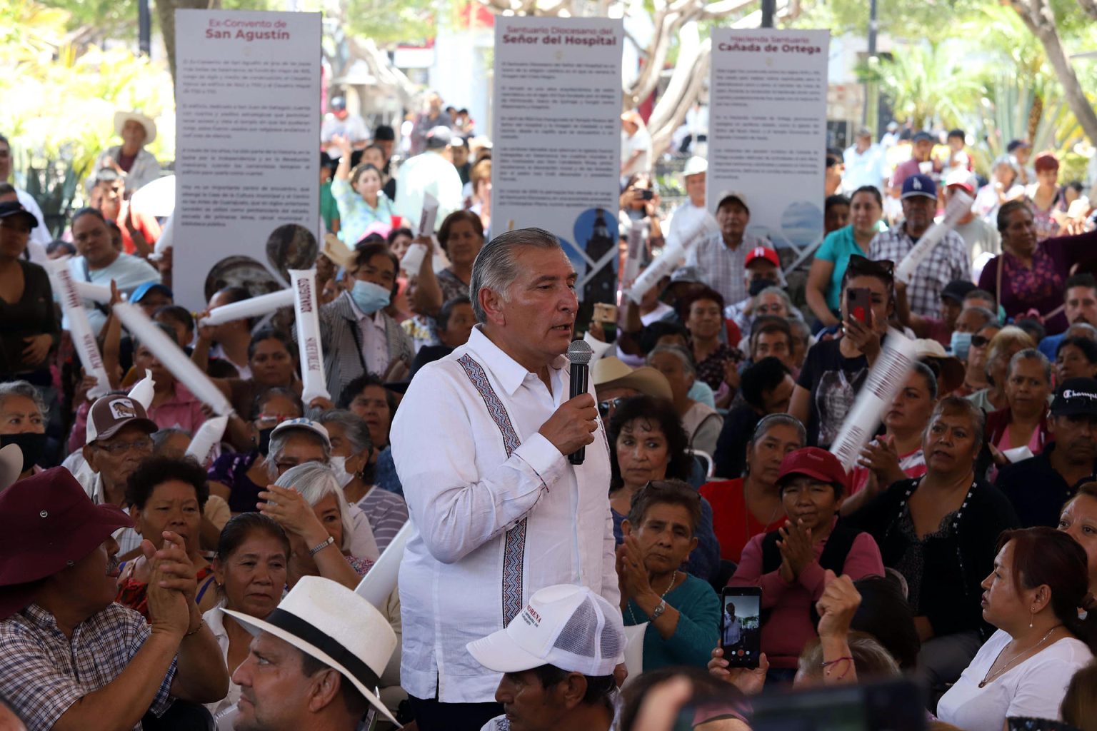 Fotografía cedida hoy del ex secretario de Gobernación, Adán Augusto López, durante un acto de campaña en la ciudad de Salamanca, Guanajuato (México).EFE/ Ahora es Adán /SOLO USO EDITORIAL/SOLO DISPONIBLE PARA ILUSTRAR LA NOTITCIA QUE ACOMPAÑA (CRÉDITO OBLIGATORIO)