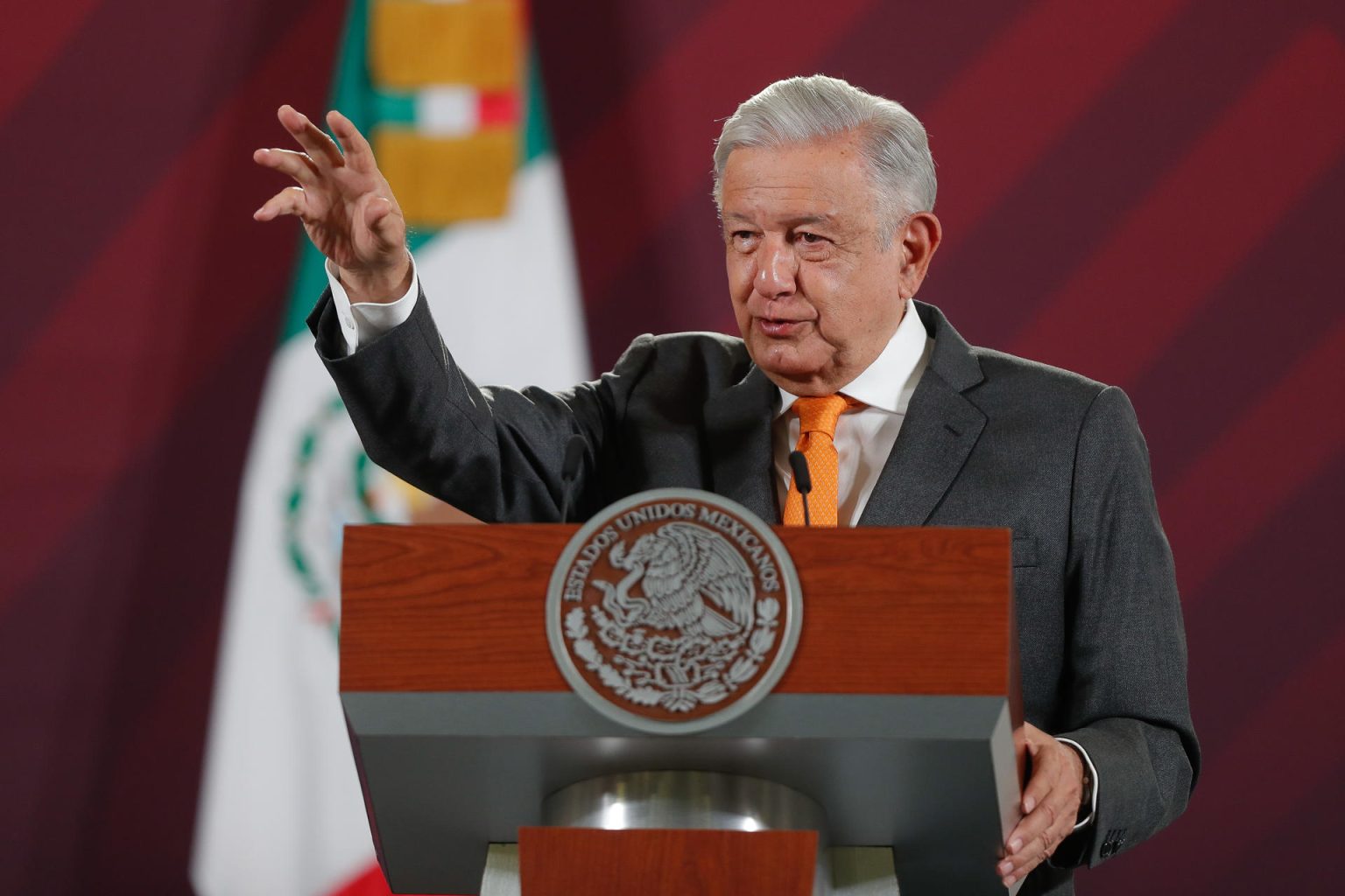 El presidente de México, Andrés Manuel López Obrador, habla durante su conferencia matutina en Palacio Nacional, hoy en la Ciudad de México (México). EFE/ Isaac Esquivel