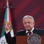 El Presidente de México, Andrés Manuel López Obrador, habla durante su conferencia matutina hoy, en Palacio Nacional en la Ciudad de México (México). EFE/Sáshenka Gutiérrez