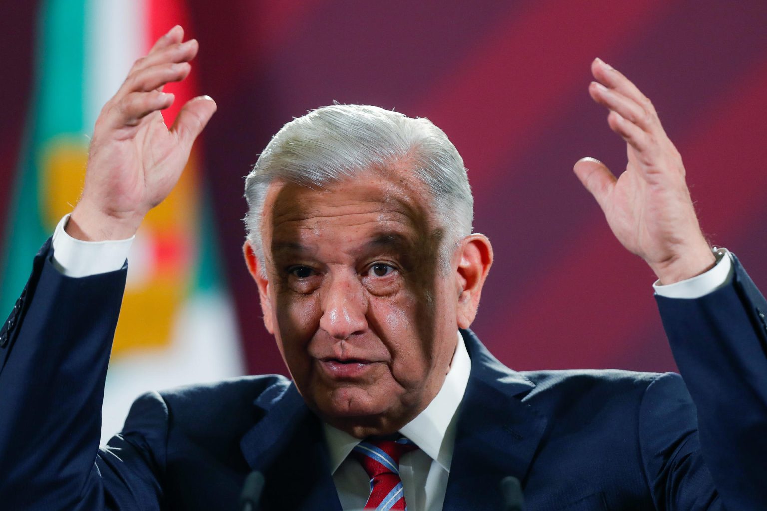 El presidente de México, Andrés Manuel López Obrador, participa hoy en una rueda de prensa en Palacio Nacional, en la Ciudad de México (México).  EFE/ Isaac Esquivel