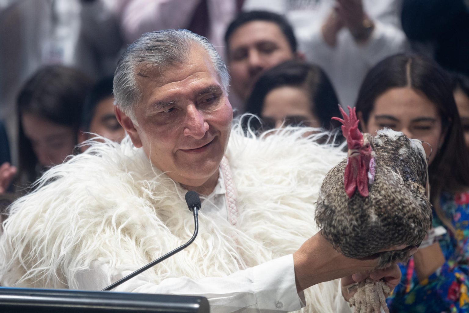 El exsecretario de Gobernación Adán Augusto López ofrece una rueda de prensa hoy, en la Ciudad de México (México). EFE/ Isaac Esquivel