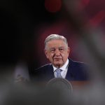 El presidente mexicano, Andrés Manuel López Obrador, habla hoy durante una rueda de prensa en el Palacio Nacional de la Ciudad de México (México). EFE/Mario Guzmán