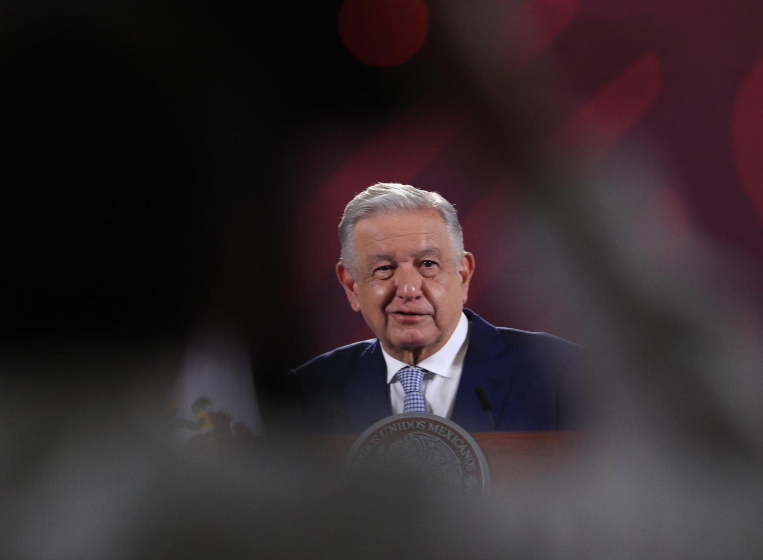 El presidente mexicano, Andrés Manuel López Obrador, habla hoy durante una rueda de prensa en el Palacio Nacional de la Ciudad de México (México). EFE/Mario Guzmán