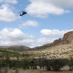 La agencia indicó en un comunicado que su unidad de Operaciones Aéreas y Marítimas (AMO) recibió el lunes una llamada de emergencia de la mujer, de 37 años de edad, lo cual llevó al envío del helicóptero. Fotografía de archivo. EFE/Paula Díaz