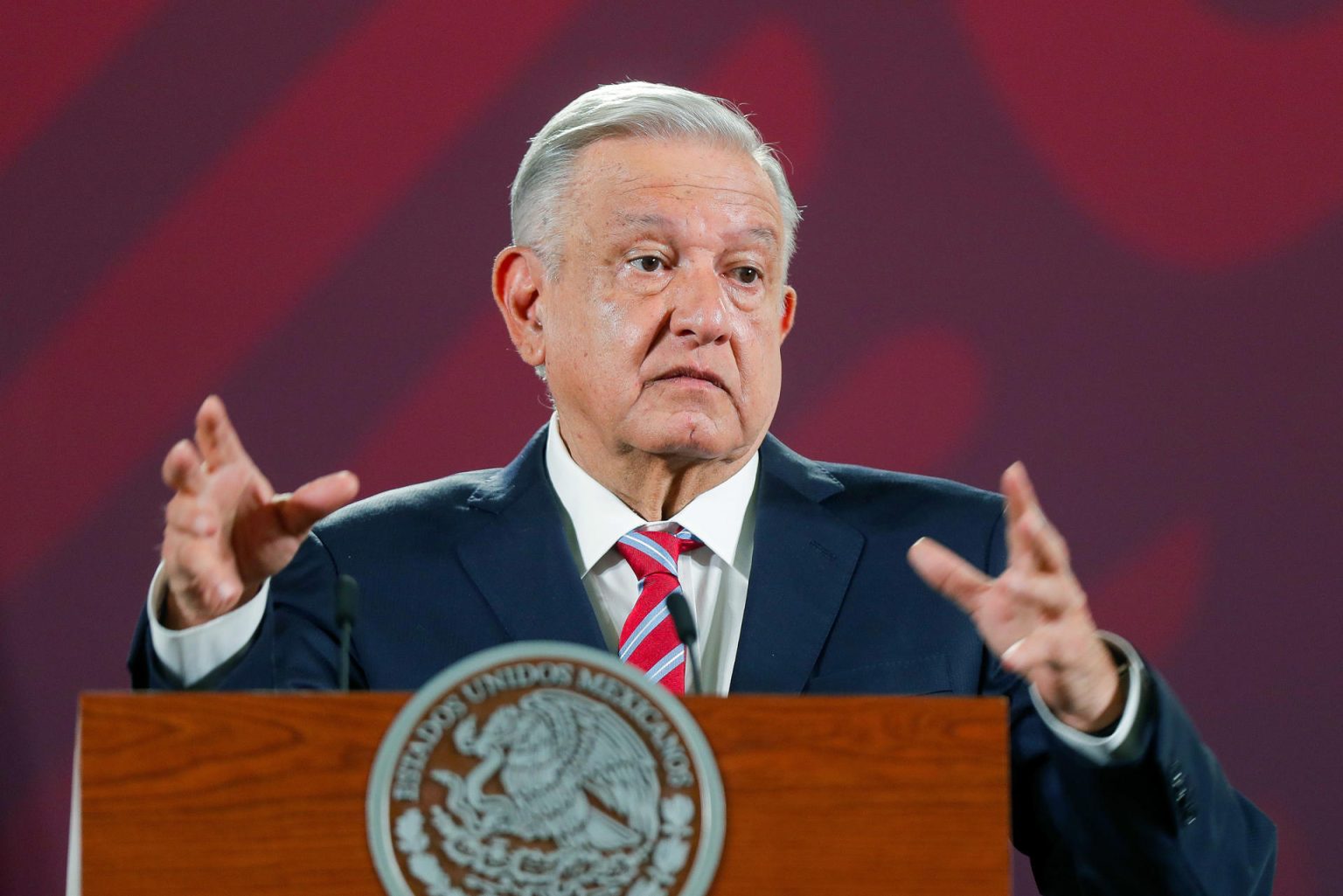 El presidente de México, Andrés Manuel López Obrador, participa hoy en una rueda de prensa en Palacio Nacional, en la Ciudad de México (México). EFE/ Isaac Esquivel