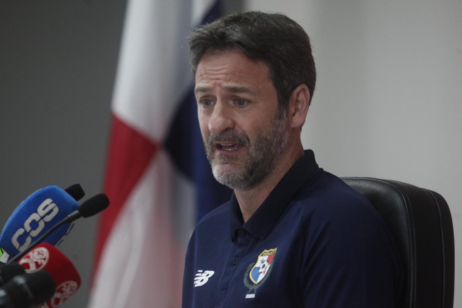 Fotografía de archivo en la que se registró al seleccionador del equipo nacional masculino de fútbol de Panamá, el hispano-danés Thomas Christiansen, durante una rueda de prensa, en Ciudad de Panamá (Panamá). EFE/Carlos Lemos