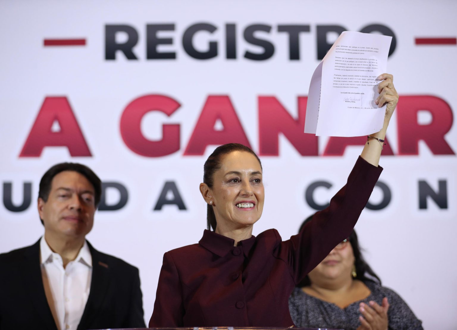 Fotografía de archivo de la exjefa de Gobierno de la Ciudad de México, Claudia Sheinbaum (c). EFE/  Sáshenka Gutiérrez