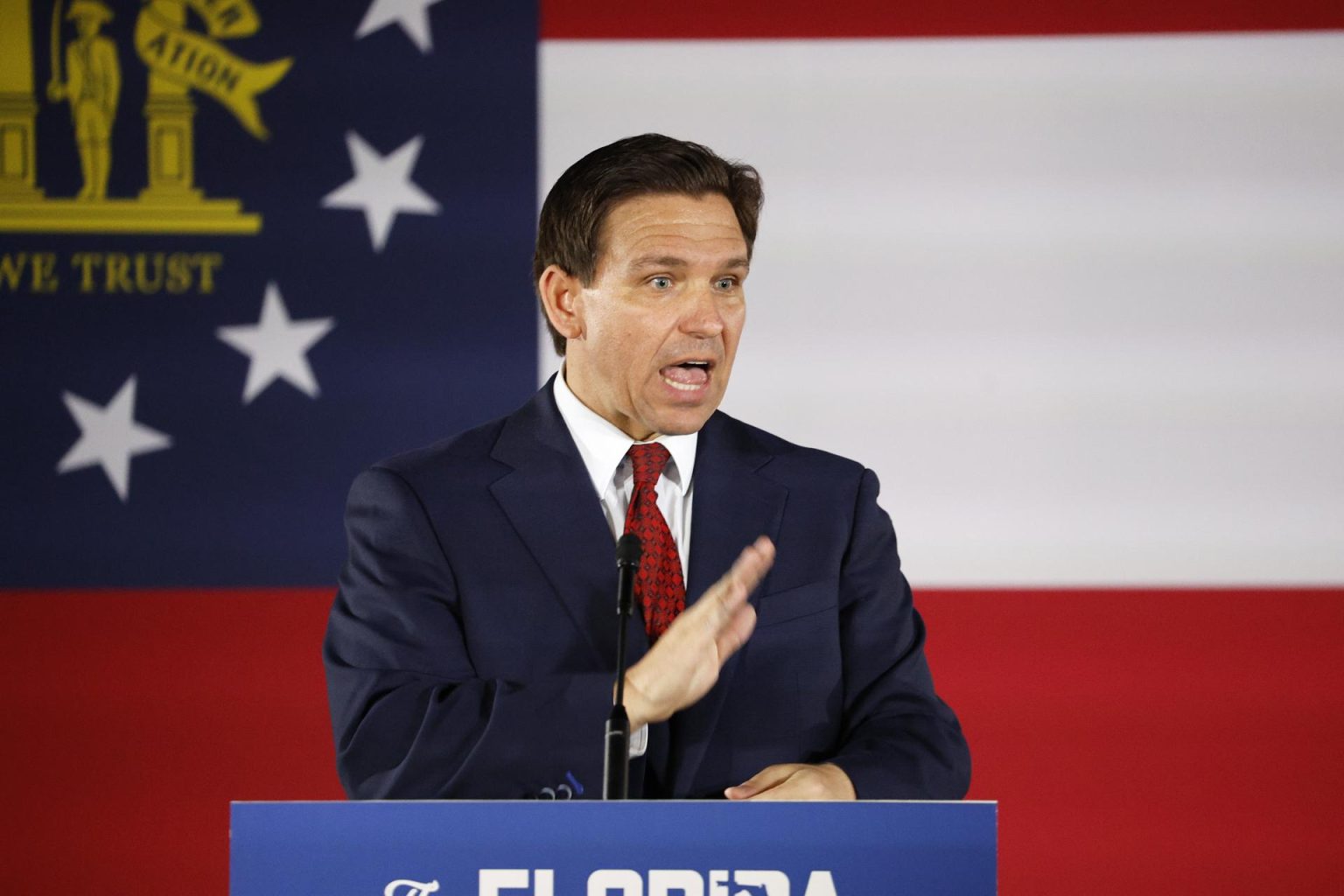 Fotografía de archivo del gobernador de Florida, Ron DeSantis. EFE/EPA/ERIK S. LESSER