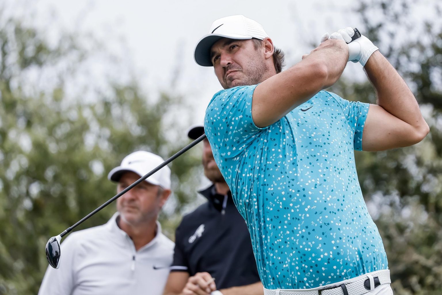 El estadounidense Brooks Koepka en acción durante la ronda de práctica del Abierto de Estados Unidos en Los Ángeles Country Club, California (EE.UU.), este 13 de junio de 2023. EFE/EPA/Etienne Laurent