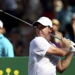 Fotografía de archivo en la que se registró al golfista norirlandés Rory McIlroy, durante un torneo, en Emiratos Árabes Unidos. EFE/Stringer