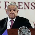 El presidente de México, Andrés Manuel López Obrador, habla hoy durante su conferencia de prensa matutina en el Palacio Nacional, en Ciudad de México (México). EFE/José Méndez