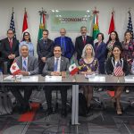 Fotografía cedida hoy, por la Secretaría de Economía, de representantes de alto nivel de los ministerios de comercio y trabajo de Canadá, Estados Unidos y México mientras posan durante una reunión hoy, en Ciudad de México (México). EFE/ Secretaría de Economía /SOLO USO EDITORIAL/SOLO DISPONIBLE PARA ILUSTRAR LA NOTICIA QUE ACOMPAÑA (CRÉDITO OBLIGATORIO)