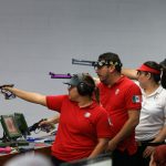 (De i a d) los tiradores mexicanos Andrea Ibarra, Carlos González, Alejandra Zabala y Daniel Urquiza fueron registrados este miércoles, 28 de junio, durante la prueba final de tiro con pistola de aire por equipos mixto de los Juegos Centroamericanos y del Caribe, en San Salvador (El Salvador). EFE/José Jácome