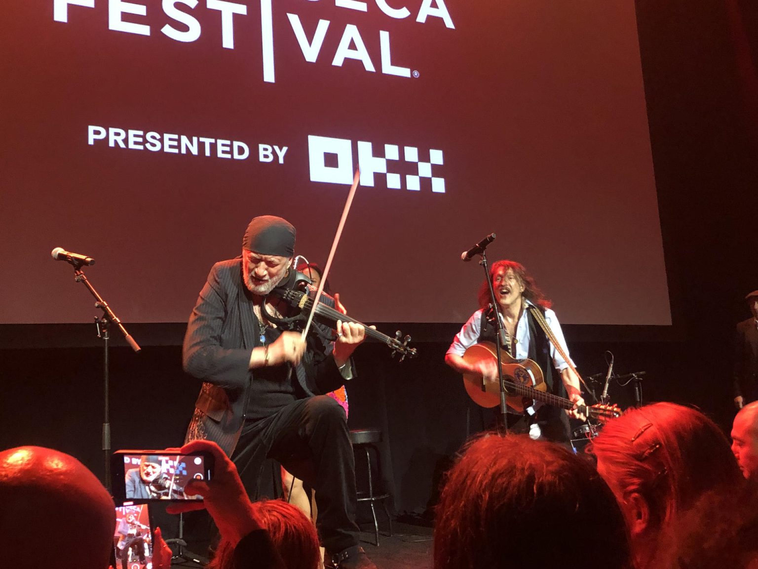 El músico Gogol Bordello se presenta en el Festival de cine de Tribeca, hoy en Nueva York (EE. UU). EFE/ Javier Otazu