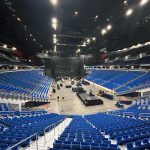 Fotografía del montaje para los conciertos del reguetonero colombiano Feid hoy, en el Coliseo de Puerto Rico, en San Juan (Puerto Rico). EFE/Jorge Muñiz