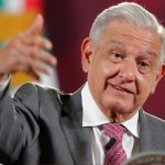 El presidente mexicano, Andrés Manuel López Obrador, habla durante una conferencia matutina en Palacio Nacional, hoy en la Ciudad de México (México). EFE/ Isaac Esquivel