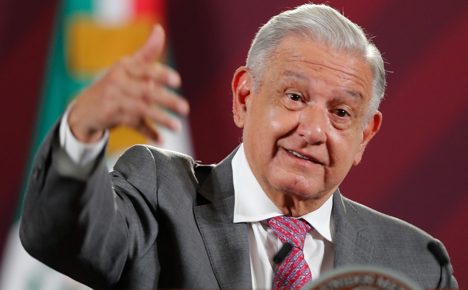 El presidente mexicano, Andrés Manuel López Obrador, habla durante una conferencia matutina en Palacio Nacional, hoy en la Ciudad de México (México). EFE/ Isaac Esquivel