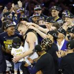 El centro de los Denver Nuggets Nikola Jokic , este 12 de junio, tras ganar el título de la NBA. EFE/EPA/John G. Mabanglo