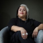 La cantautora mexicana Vivir Quintana, posa para una fotografía durante una entrevista con EFE, el 15 de junio de 2023, en la Ciudad de México (México). EFE/Sáshenka Gutiérrez