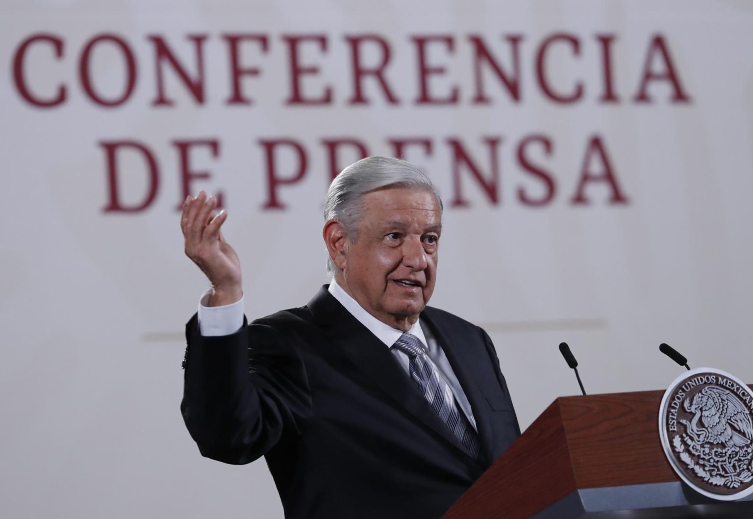 El presidente de México, Andrés Manuel López Obrador, habla durante una rueda de prensa hoy, en el Palacio Nacional de Ciudad de México (México). EFE/ Mario Guzmán