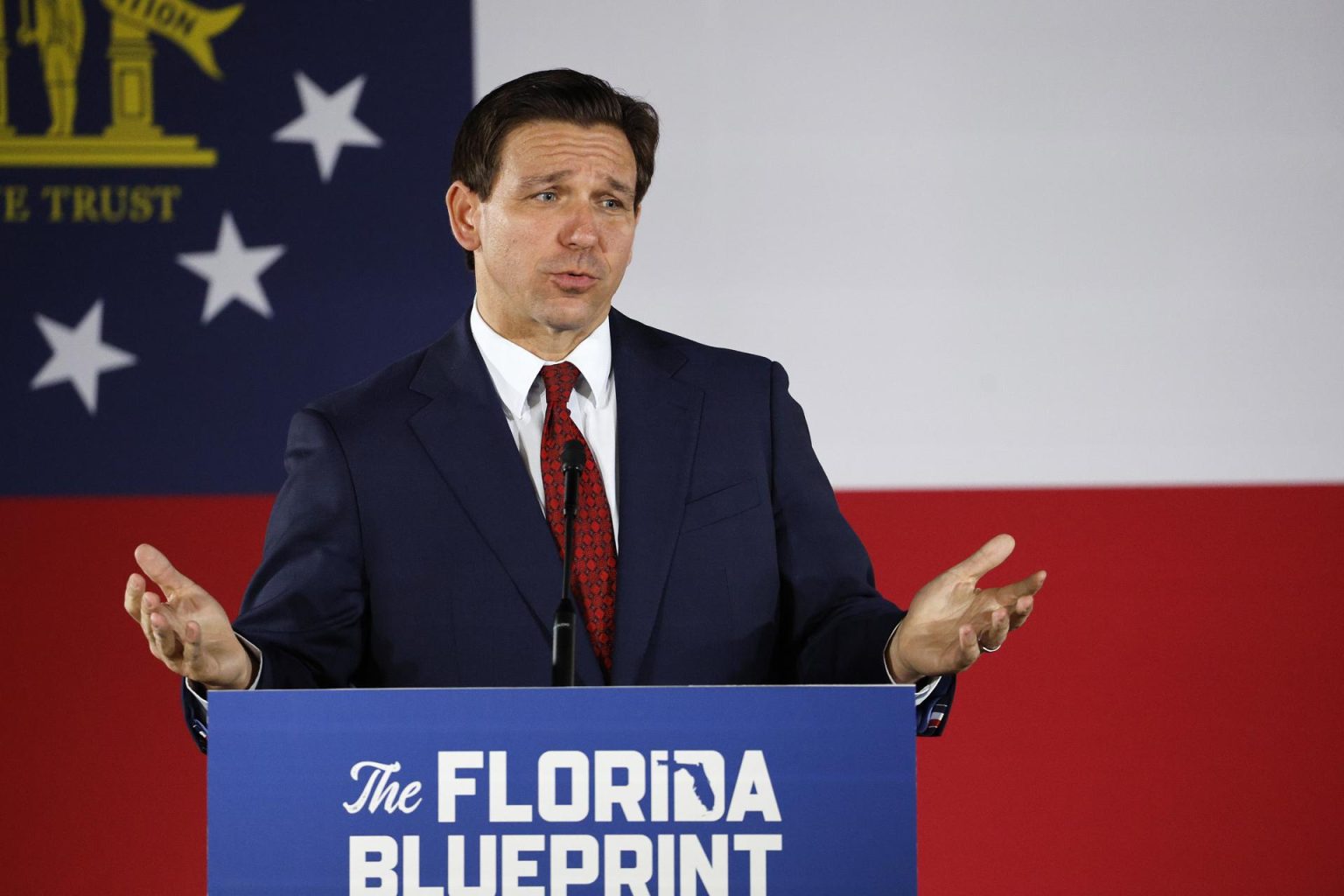 Imagen de archivo donde aparece el gobernador de Florida, Ron DeSantis. EFE/EPA/ERIK S. LESSER