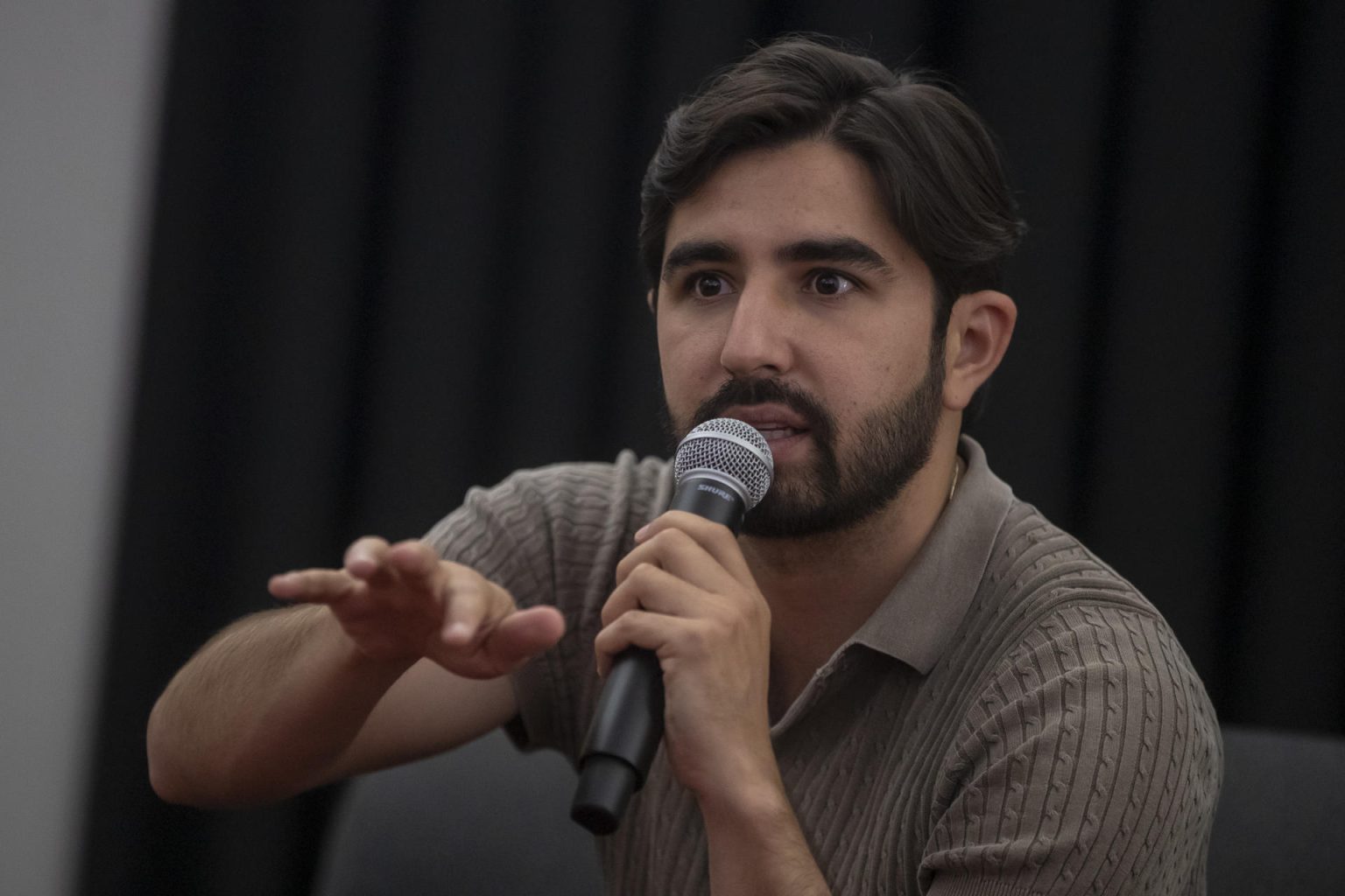 El cantautor mexicano Joss Favela durante una conferencia de prensa en el Lunario del Auditorio hoy, en la Ciudad de México (México). EFE/Isaac Esquivel