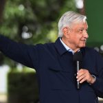 Fotografía cedida hoy por la presidencia de México, del presidente de México Andrés Manuel López Obrador, durante una rueda de prensa en Tepic, Nayarit (México). EFE/Presidencia de México/SOLO USO EDITORIAL/SOLO DISPONIBLE PARA ILUSTRAR LA NOTICIA QUE ACOMPAÑA (CRÉDITO OBLIGATORIO)