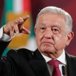 El presidente mexicano, Andrés Manuel López Obrador, habla durante una conferencia de prensa en el Palacio Nacional de la Ciudad de México (México). Imagen de archivo. EFE/Isaac Esquivel