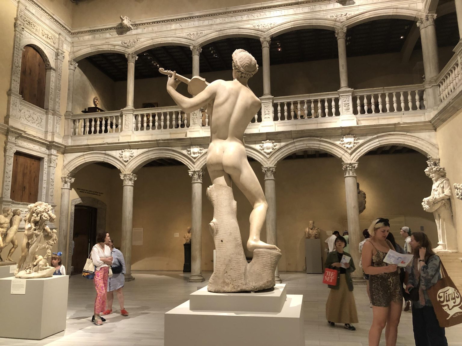 Fotografía del patio renacentista de Vélez-Blanco en el MET Museum, hoy, en Nueva York (Estados unidos). EFE/ Javier Otazu