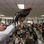 El aspirante a la candidatura presidencial por el oficialista Movimiento Regeneración Nacional (Morena), Adán Augusto López participa en un acto ante simpatizantes hoy, en el municipio de Escobedo, Nuevo León(México). EFE/Miguel Sierra