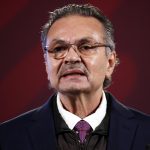 Fotografía de archivo fechada el 4 de enero de 2023, del director general de Petróleos Mexicanos (Pemex), Octavio Romero Oropeza, durante la conferencia de prensa en el Palacio Nacional de Ciudad de México (México). EFE/José Méndez