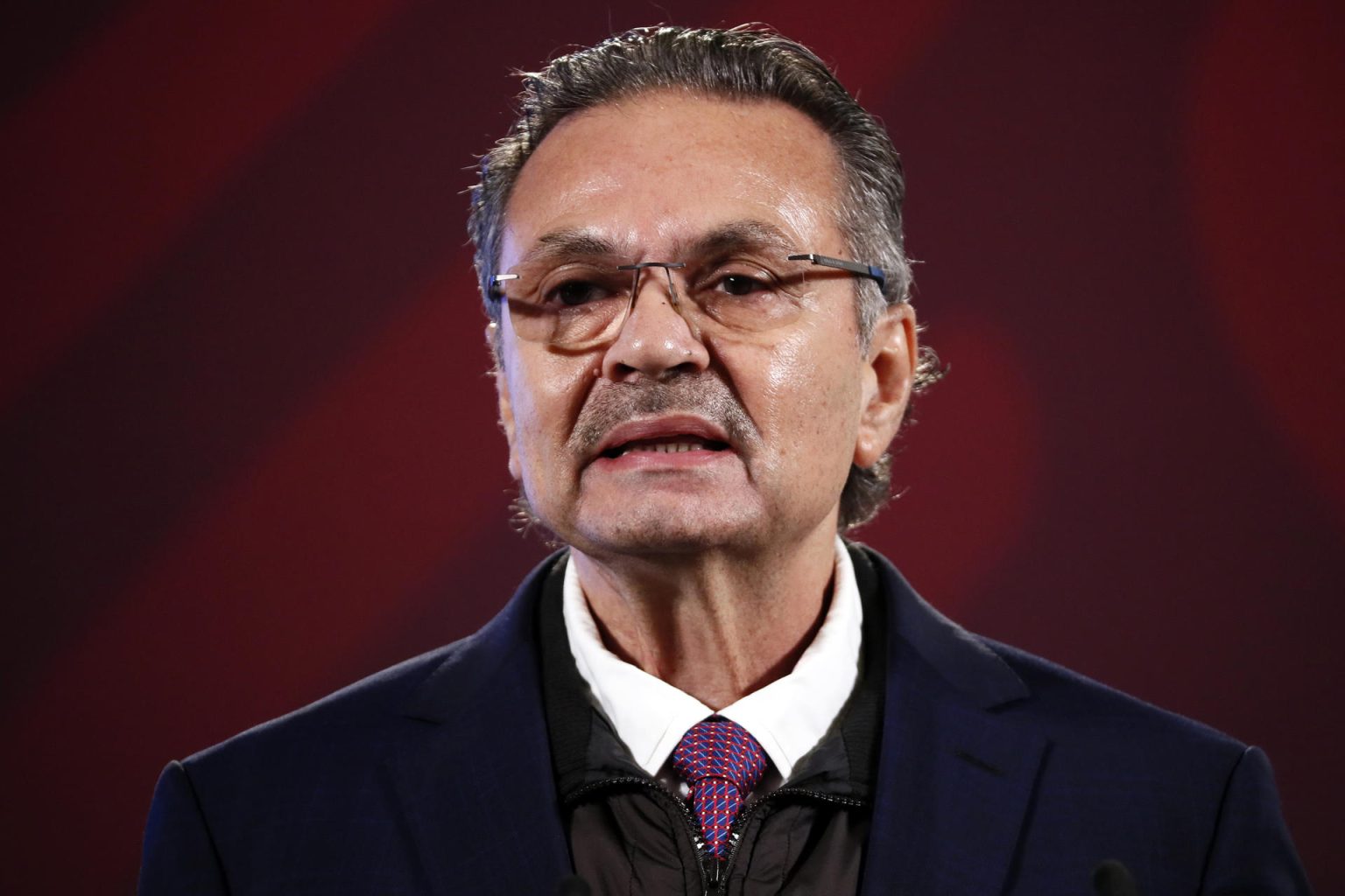 Fotografía de archivo fechada el 4 de enero de 2023, del director general de Petróleos Mexicanos (Pemex), Octavio Romero Oropeza, durante la conferencia de prensa en el Palacio Nacional de Ciudad de México (México). EFE/José Méndez