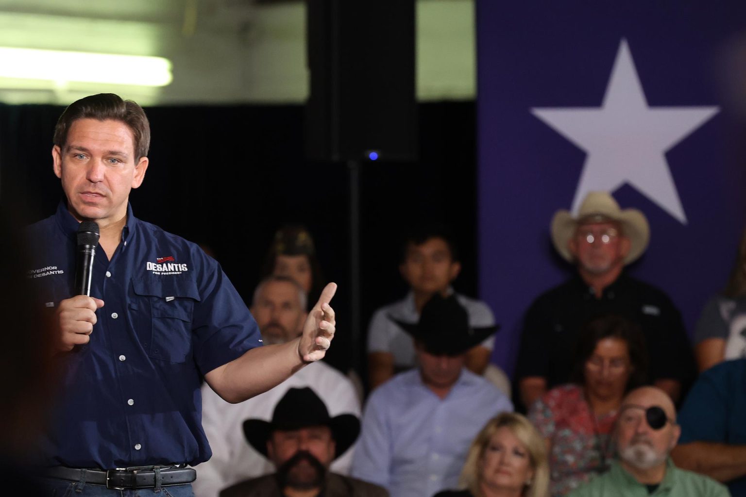 Imagen de archivo del precandidato republicano de EEUU, Ron DeSantis. EFE/EPA/Adam Davis