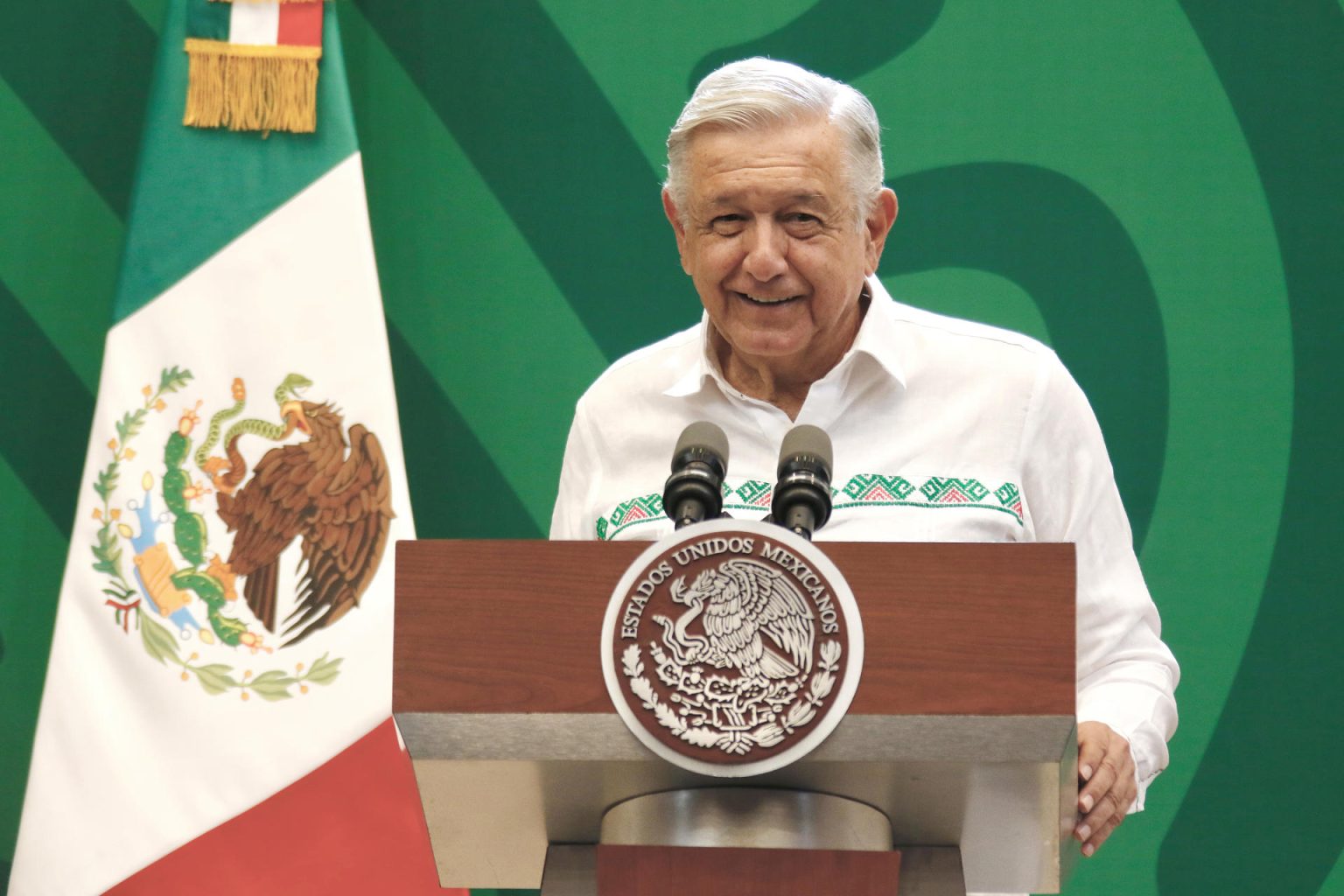 Fotografía cedida hoy por la presidencia de México, del mandatario mexicano, Andrés Manuel López Obrador, durante una rueda de prensa en el municipio de La Paz, en Baja California Sur (México). EFE/Presidencia de México/SOLO USO EDITORIAL/SOLO DISPONIBLE PARA ILUSTRAR LA NOTICIA QUE ACOMPAÑA(CRÉDITO OBLIGATORIO)