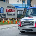 Fotografía de archivo de una ambulancia en Florida. EFE/Giorgio Viera