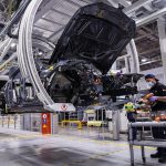 Fotografía de archivo fechada el 5 de septiembre de 2021, de una linea de producción de BMW, en su planta de armado de San Luis Potosí (México). EFE/Carlos Ramírez