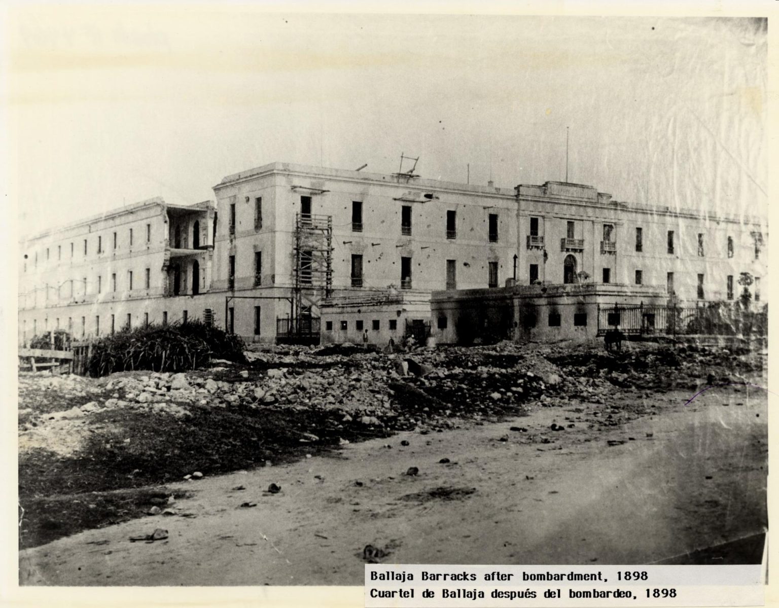 Fotografía de archivo por la Oficina Estatal de Conservación Histórica (OECH) de Puerto Rico que muestra el Cuartel de Ballajá, en San Juan, después del bombardeo estadounidense en 1898. EFE/ Cortesía Oficina Estatal de Conservación Histórica de Puerto Rico/SOLO USO EDITORIAL/SOLO DISPONIBLE PARA ILUSTRAR LA NOTICIA QUE ACOMPAÑA (CRÉDITO OBLIGATORIO)