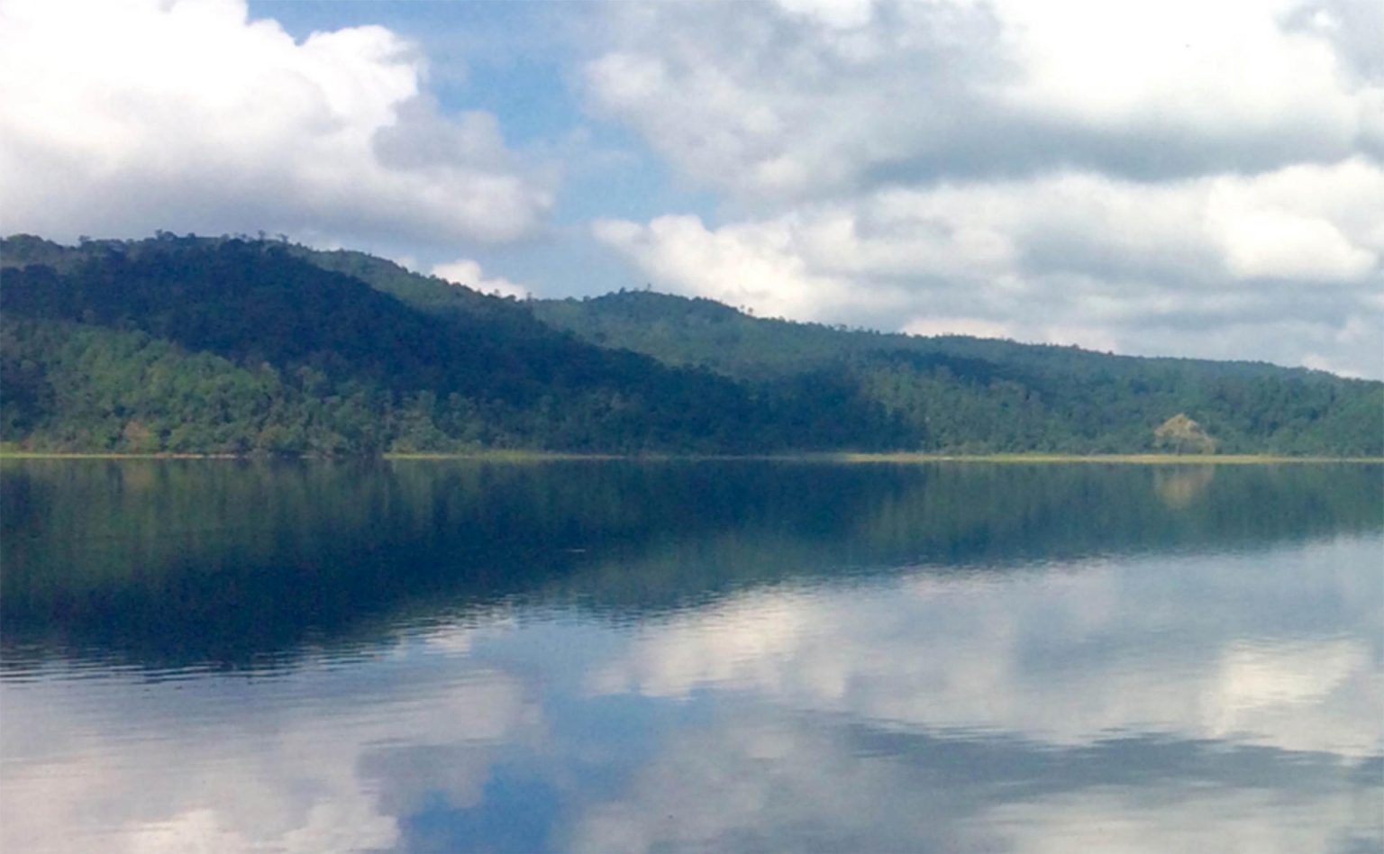 Fotografía cedida hoy, por la Universidad Nacional Autónoma de México, de las Lagunas de Montebello ubicadas en el estado de Chiapas (México). EFE/ Universidad Nacional Autónoma de México /SOLO USO EDITORIAL/SOLO DISPONIBLE PARA ILUSTRAR LA NOTICIA QUE ACOMPAÑA (CRÉDITO OBLIGATORIO)