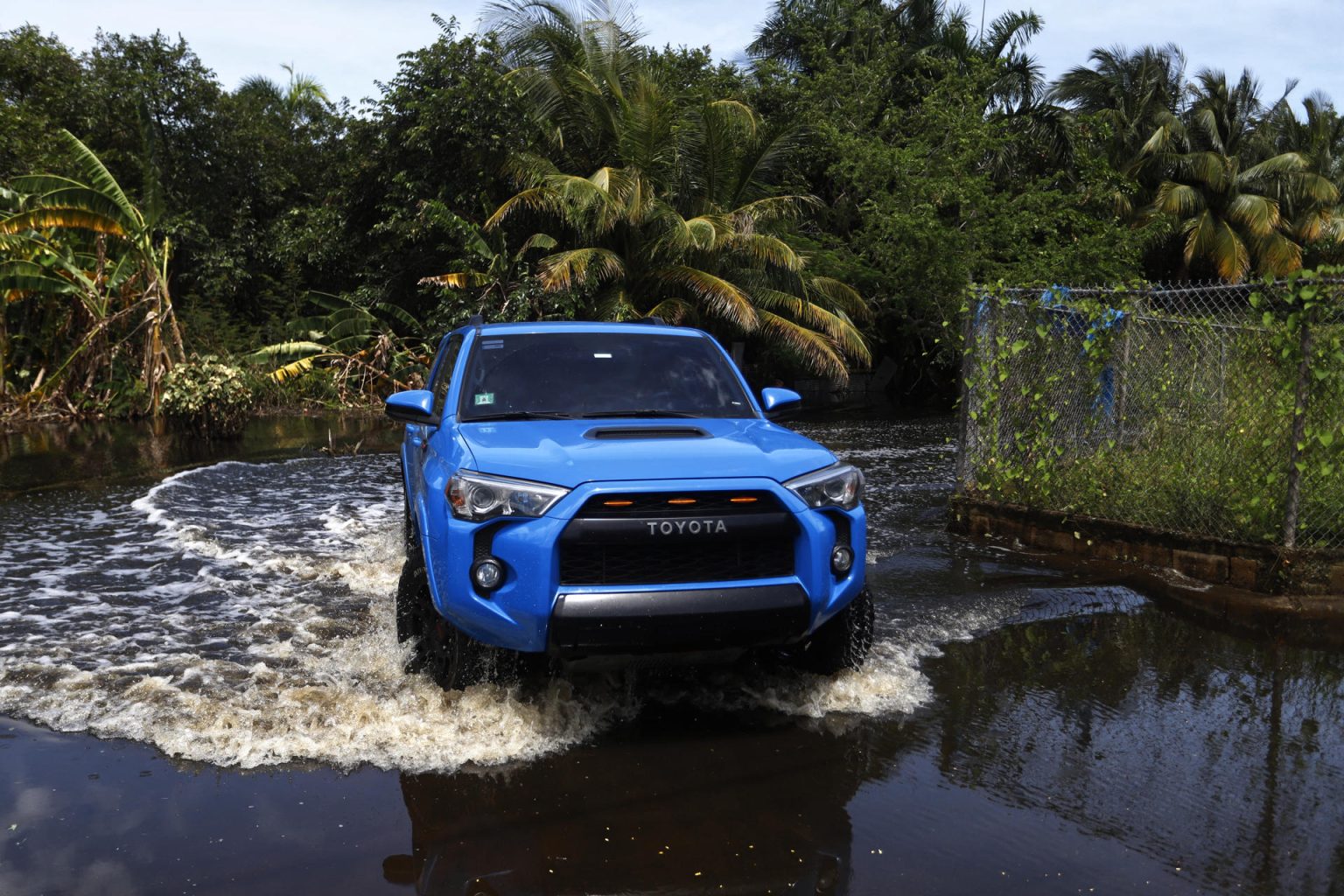 Fotografía de archivo de una calle inundada tras el paso del huracán Fiona en Loíza (Puerto Rico). EFE/ Thais Llorca