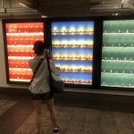 Una persona toma hoy una foto a la serie fotográfica "Time Lapse", en la estación de metro de Bryant Park en Nueva York (EE.UU).   EFE/ Javier Otazu