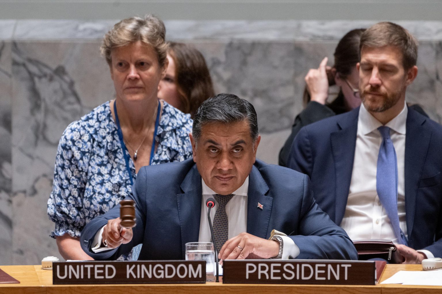 Fotografía cedida por la ONU donde aparece el presidente alterno para el mes de julio del Consejo de Seguridad, el británico Tariq Ahmad de Wimbledon, mientras  preside una reunión sobre la situación en Haití hoy en la sede del organismo internacional en Nueva York. EFE/Eskinder Debebe/ONU /SOLO USO EDITORIAL /NO VENTAS /SOLO DISPONIBLE PARA ILUSTRAR LA NOTICIA QUE ACOMPAÑA /CRÉDITO OBLIGATORIO