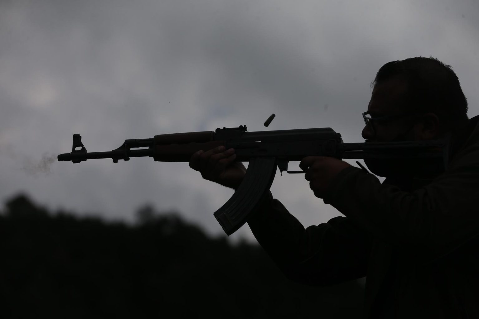 El tipo de armas con las que Coronado traficó tienen prohibida su exportación fuera de Estados Unidos a México sin una licencia válida, y ni el condenado ni sus colaboradores contaban con una. Fotografía de archivo. EFE/ Sáshenka Gutiérrez