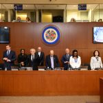 Fotografía cedida por la Organización de los Estados Americanos (OEA) que muestra a su secretario general, Luis Almagro (4i), junto a otros miembros y representantes, durante una sesión extraordinaria del Consejo Permanente de la OEA hoy, en Washington (EE.UU.). EFE/ Juan Manuel Herrera/OEA/ SÓLO USO EDITORIAL/SÓLO DISPONIBLE PARA ILUSTRAR LA NOTICIA QUE ACOMPAÑA (CRÉDITO OBLIGATORIO)