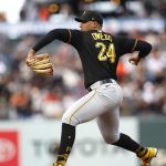 El lanzador de los Pittsburgh Pirates Johan Oviedo, en una fotografía de archivo. EFE/EPA/John G. Mabanglo