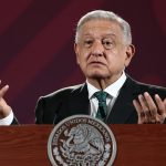 El presidente de México, Andrés Manuel López Obrador, habla hoy durante una rueda de prensa en Palacio Nacional, en Ciudad de México (México). EFE/José Méndez