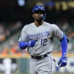 Fotografía de archivo en la que se registró al beisbolista cubano Jorge Soler, al actuar con los Reales de Kansas City y actual jardinero derecho de los Marlins de Miami. Soler conectó su cuadrangular 29 de la temporada en el triunfo 5-1 de su equipo sobre los Astros de Houston de la MLB. EFE/Jorge Campos