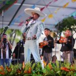 Músicos participan en el concurso “La voz del encuentro”, en su edición 30, durante el Encuentro internacional del Mariachi y la Charrería celebrado hoy, en la ciudad de Guadalajara, en Jalisco (México). EFE/ Francisco Guasco