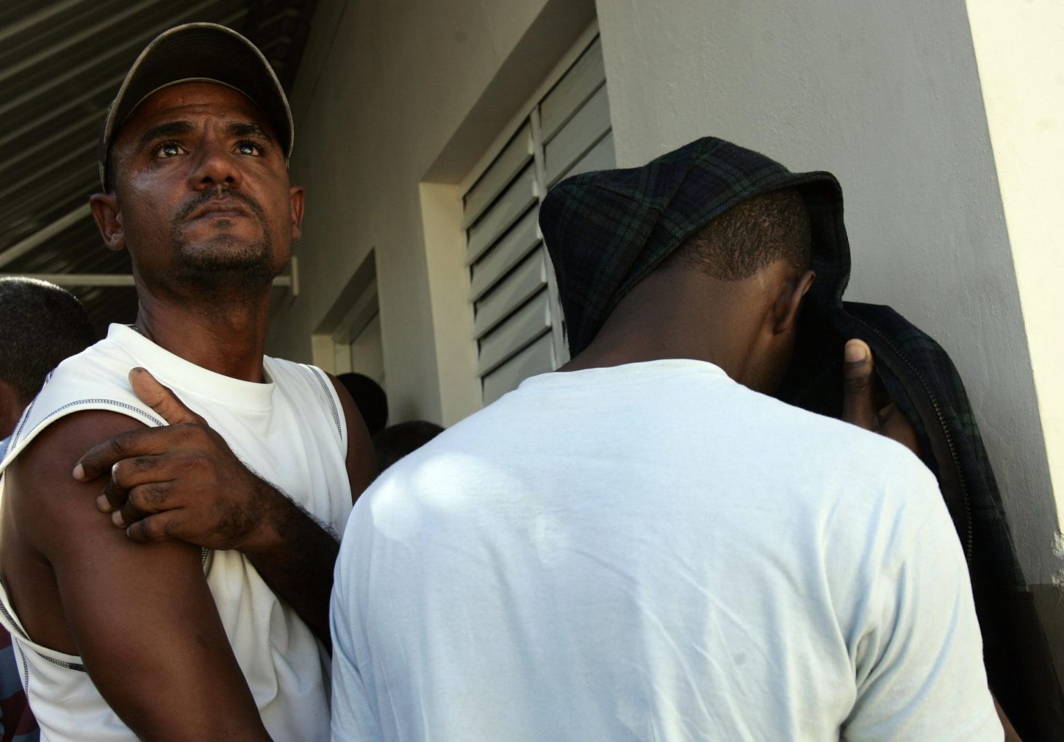 Los indocumentados, tras ser detenidos, fueron transportados a tierra y entregados en buen estado de salud a efectivos de la Oficina de Patrulla Fronteriza de Estados Unidos en Puerto Rico para continuar con el debido proceso investigativo. Fotografía de archivo. EFE/Orlando Barría