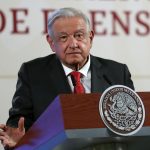 El presidente de México, Andrés Manuel López Obrador, habla durante su conferencia de prensa matutina, en el Palacio Nacional en Ciudad de México (México). EFE/Sáshenka Gutiérrez