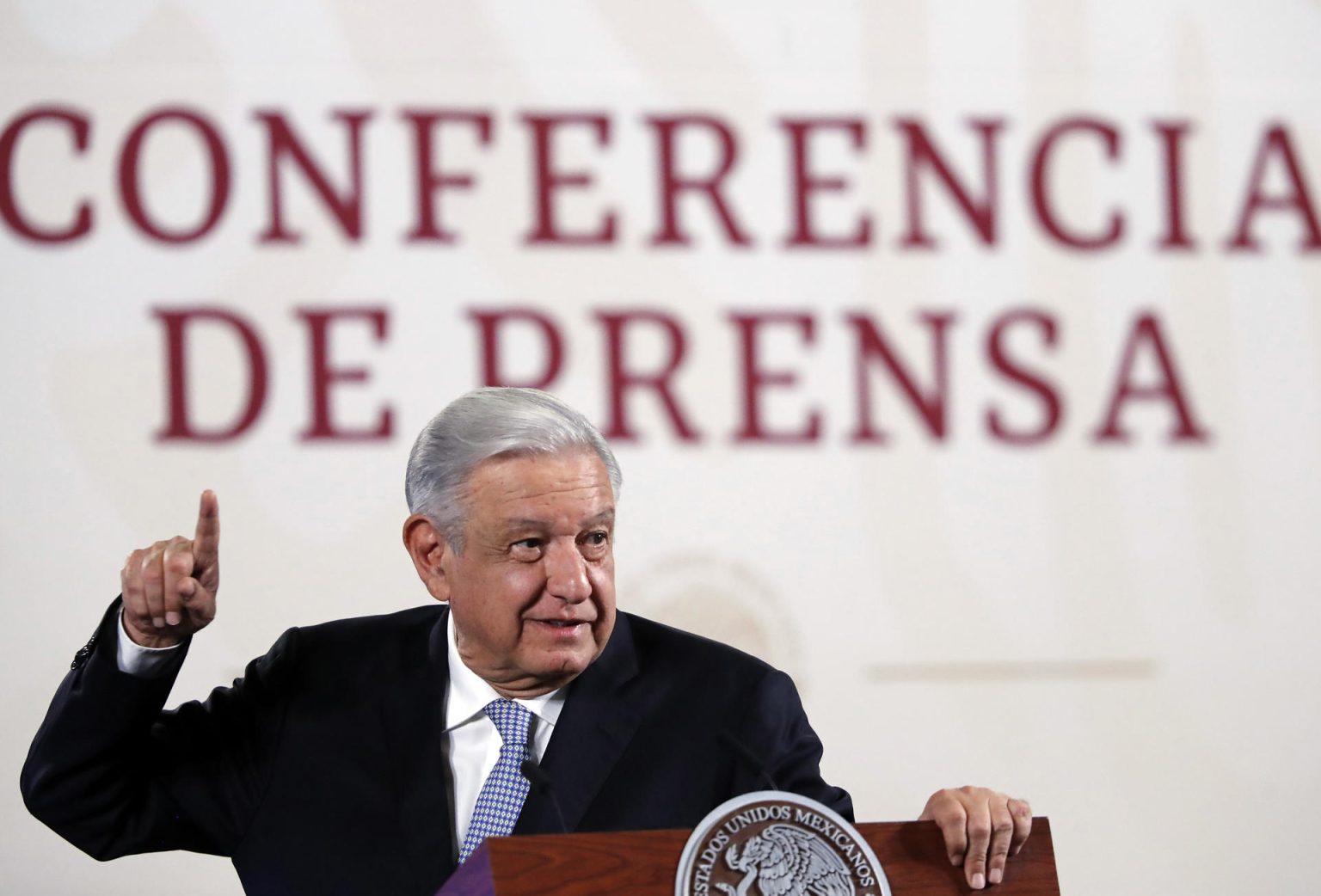 El presidente de México, Andrés Manuel López Obrador, habla durante una rueda de prensa hoy, en el Palacio Nacional, Ciudad de México (México). EFE/Mario Guzmán